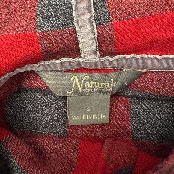 Women’s small red and grey plaid hooded shirt - Picture 7 of 8